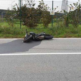 Magenta: diciottenne in moto si schianta in via Espinasse, è grave al Niguarda
