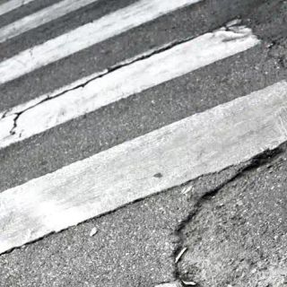 Milano, investe due sorelle sulle strisce: una muore