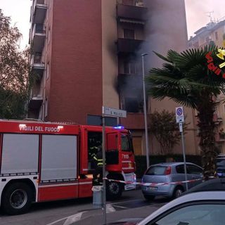 Le immagini del tragico incendio in un condominio a Cornaredo