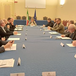 Siglato in prefettura il protocollo d’intesa per la prevenzione degli atti illegali all’interno e nelle vicinanze degli esercizi pubblici