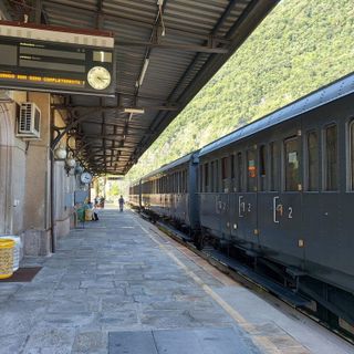 Tornano le gite di Trenord con i treni storici: domenica 12 corsa da Cadorna a Laveno