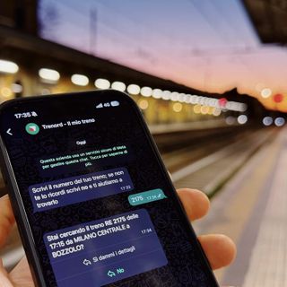 Trenord viaggia su WhatsApp: arriva “Il mio treno”, il nuovo servizio di infomobilità via chat