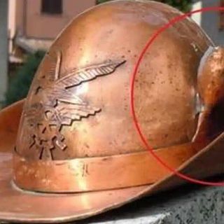 Ladri di rame rubano il cappello da monumento agli Alpini a Gropello Cairoli