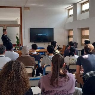 Vigevano, cultura della legalità: I carabinieri incontrano gli studenti