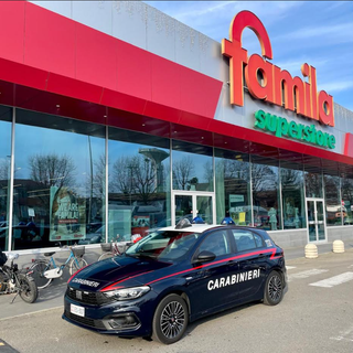 Mortara, rapina al supermercato con lo spray al peperoncino: due persone arrestate dai carabinieri
