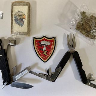 Pavia: due denunce per porto abusivo di armi, recuperato anche circa 1 etto di hashish