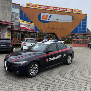 Vigevano, i carabinieri identificano e denunciano tre persone per furto all’interno di un supermercato