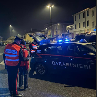 Vigevano-Mortara: ragazzo sorpreso con un tirapugni e uomo con coltello a scatto, denunciati dai carabinieri