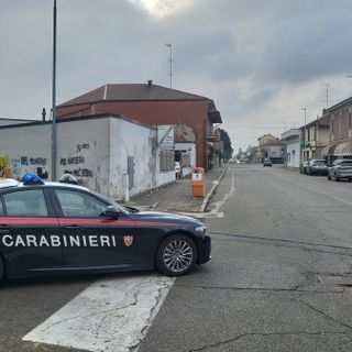 Cergnago: i carabinieri sequestrano 5mila euro di cosmetici rubati, denunciati due giovani