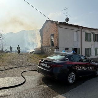 Bagnaria, incendio in abitazione. I Carabinieri mettono in salvo una donna