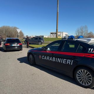 Voghera, pusher fermato in piazza del Rondò: sequestrati oltre 130 grammi di droga, un arresto