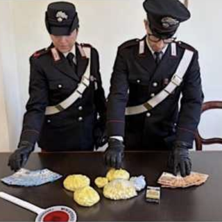 Scoperta centrale di spaccio a Galliate: arrestato un 25enne