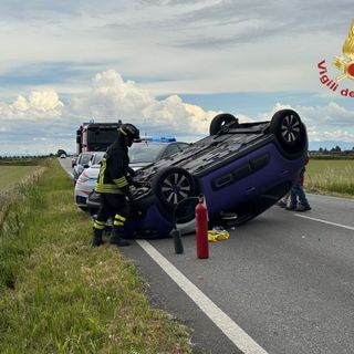 Si ribalta con l'auto sulla strada Sartirana-Breme, 39enne elitrasportata all'Humanitas