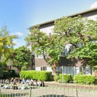 Magenta, ladri in azione nella notte: trafugati i computer del liceo linguistico Quasimodo