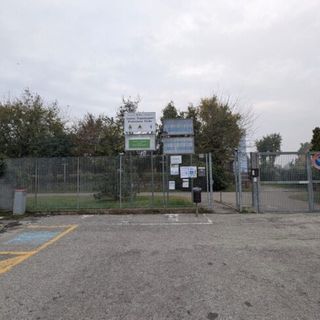 Magenta: vandali alle scuole medie di Pontevecchio, lanciano sassi contro le finestre