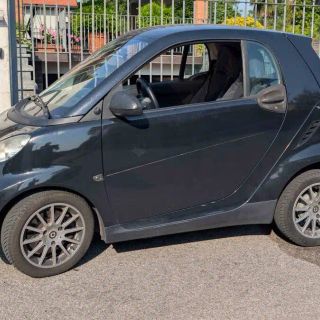 Magenta: parcheggiata davanti a un’uscita di casa a Pontevecchio, ma l’auto risulta rubata