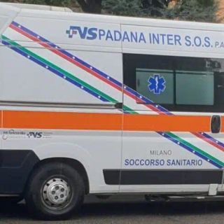Robecco sul Naviglio: automobilista finisce contro un’auto in sosta mentre attraversa la piazza Robecco sul Naviglio: automobilista finisce contro un’auto in sosta mentre attraversa la piazza