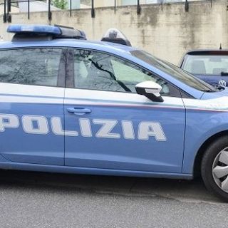 La Polizia di Stato sequestra dosi di cocaina e contanti: arrestato per spaccio un 20enne nel Pavese La Polizia di Stato sequestra dosi di cocaina e contanti: arrestato per spaccio un 20enne nel Pavese