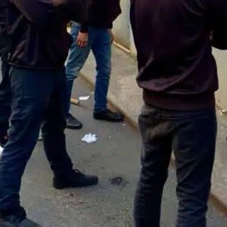 Abbiategrasso, 14enne aggredita da una coetanea: il branco filma e incita. Il caso scuote la città