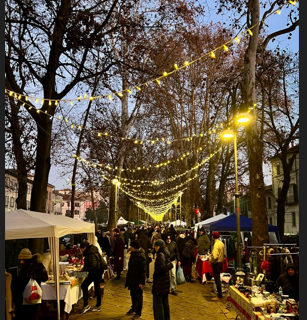 Domenica 14 appuntamento in allea Matteotti per l’ultimo mercatino del ri-uso nuova vita alle cose del 2025