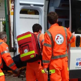 Incidente sul lavoro a Tromello, operaio ferito a una mano