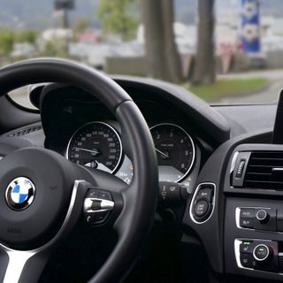 Eleva la tua esperienza di guida con il noleggio a lungo termine BMW