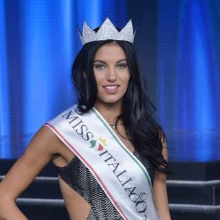 Vigevano pronta a celebrare la bellezza di Carolina Stramare