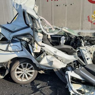 Oltrepò: scontro tra veicoli sull'autostrada A21, ferito il conducente di un'auto e traffico bloccato
