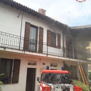 Vigevano: fiamme in un'abitazione di corso Milano, danni ingenti