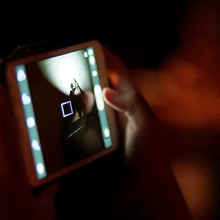 Influencer su Tik Tok denunciata per istigazione al suicidio