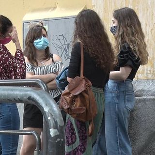 In aula niente mascherina, le regole per la scuola