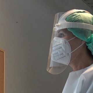 Coronavirus: risalgono i decessi, più della metà sono in Lombardia