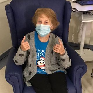 Vaccino anti-Covid, la prima è Margaret, 90 anni