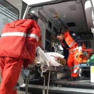 Mezzanino: travolti da un'auto all'esterno di un bar, gravemente ferite due persone