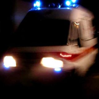 Incidente stradale a Legnano: auto si ribalta, muore un 37enne
