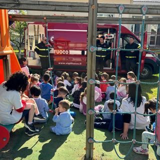 Mede, i pompieri fanno visita alla scuola materna