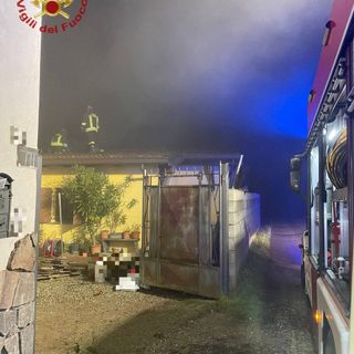 Vigevano: incendio in appartamento in strada Cavo Gambolò, una persona intossicata
