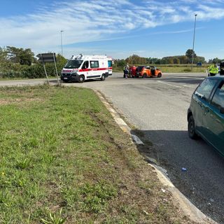 Mede: incidente sulla provinciale 194, ferita donna 41enne