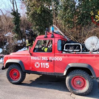 Oltrepò: caduta albero provoca l'interruzione della corrente elettrica