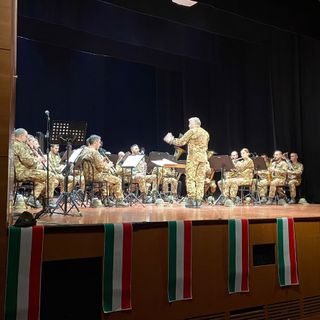 Mede: al teatro Besostri il concerto della Fanfara Alpina Taurinense. Le immagini