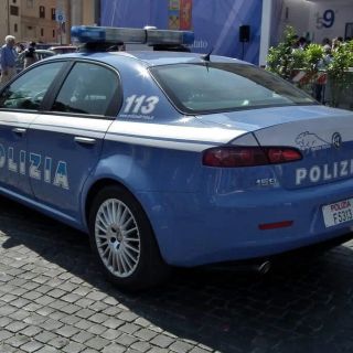 Novara, aggredisce la compagna: 21enne in manette