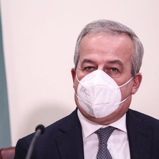 Da Locatelli (Cts) pillole di ottimismo: &quot;Contagi rallentano, ospedali tengono, terza dose a livelli record&quot;