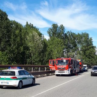 Boffalora: canoista svizzero si ribalta nel Ticino, salvato dai Vigili del Fuoco