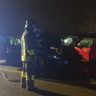 Magenta: gravissimo incidente al confine con Corbetta, tre feriti, auto distrutte e strada bloccata