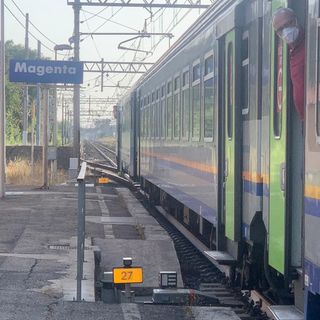 Treno da Milano Centrale a Novara salta la fermata di Magenta e torna in stazione in retromarcia