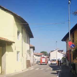 Donna cade nel Naviglio a Pontevecchio di Magenta: salvata dai Vigili del Fuoco