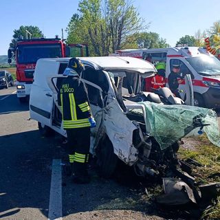 Oltrepò: schianto tra due furgoni sulla provinciale 1, ferite due persone