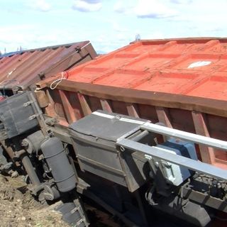 Robbio: camion esce di strada sulla provinciale 197, traffico interrotto dalle 12