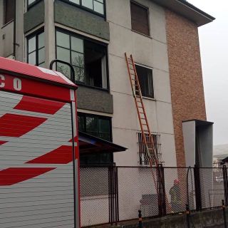 Voghera: incendio in appartamento, danneggiati alcuni ambienti