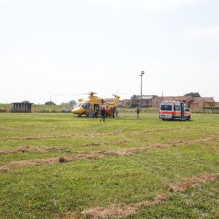 Sartirana, ragazzo 24enne si infortuna in via Raitè. Interviene l'elisoccorso